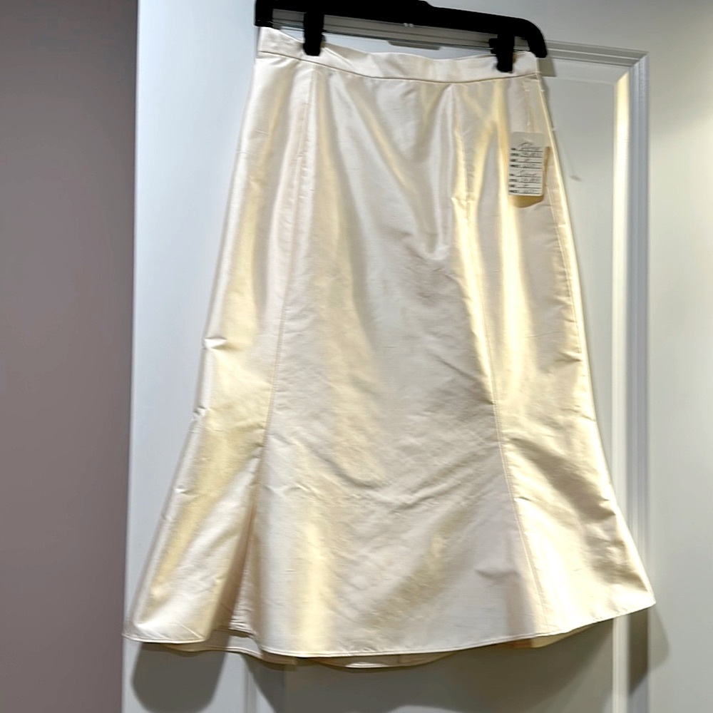 Size 2, Silk A-line skirt in Ivory.